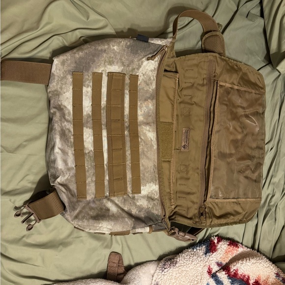 Hazard 4 Defense Courier Tactical Laptop Messenger Bag, ATACS - MSG-DFC-ATS - Picture 3 of 10